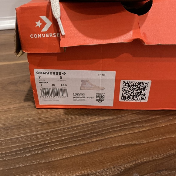 Converse - Picture 6 of 7